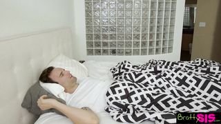 Perverz tini kiscsaj a nevelő faterjával közösül