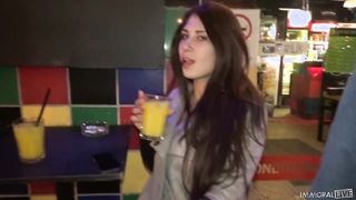 Ayda Swinger a hatalmas tőgyes tini kurva