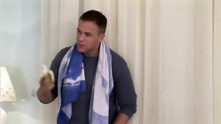 Orosz tini csajszi és a két fallosz