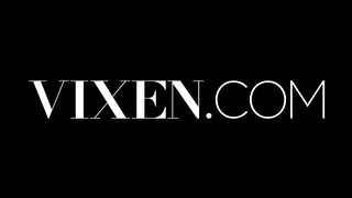 Riley Reid és Kendra Sunderland oboázzák egymást