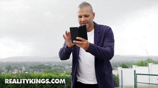 Reality Kings - Cherry Kiss popókája rendesen megbaszva