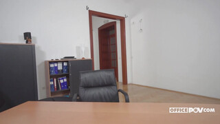 Its POV - Sarah Sultry az irodában hátsó bejáratba dugva