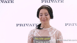Private.com - Tiny Emily a pici mellű szépség