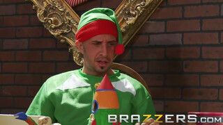 BRAZZERS - Cosplayes krapek reszeli a milfeket