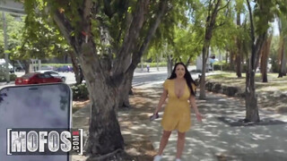Mofos - Angela White élvezi ha alaposan döngetik