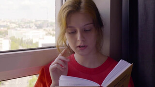 ULTRAFILMS - szexy tini hölgyemény begerjed egy könyvre