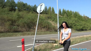 Méretes tőgyes tini spiné pénzért kefél - Public Agent