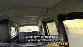 FakeTaxi - Fiatal nőci rábukik a faszra