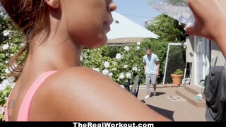TheRealWorkout - csoki gyönyörű fitness vlogger videója