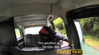 FakeTaxi - latin kisasszony popsiba tolva