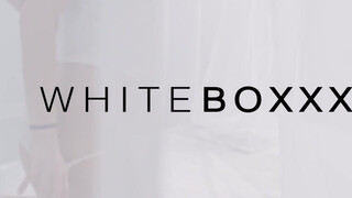 WhiteBoxxx - Zazie Skymm a magyar hölgyemény hátsó bejáratba baszva