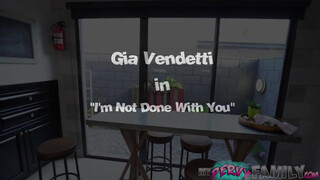 Gia Vendetti a gyönyörű hosszú combú latin