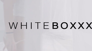 WhiteBoxxx - selymes bőrű csoki kisasszony