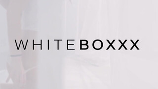 WhiteBoxxx - izgató világos szőke kiscsaj reggel akar baszni