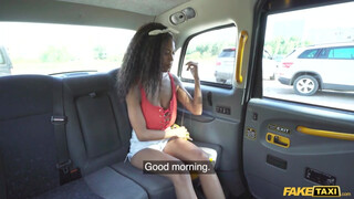 Fake Taxi - Tina Fire a méretes didkós csoki csaj