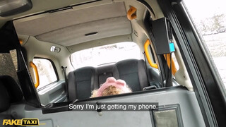 Fake Taxi - Fullos latina picsa megkúrva a taxiban