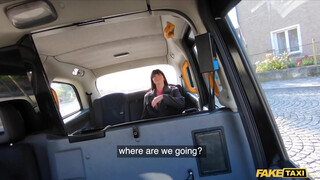 Fake Taxi - Tetovált olasz kiscsaj megkúrelva