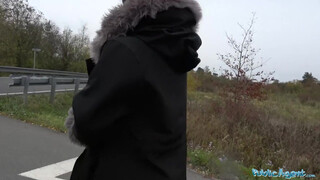 Public Agent - Kiki Minaj a brit fiatal csajszi