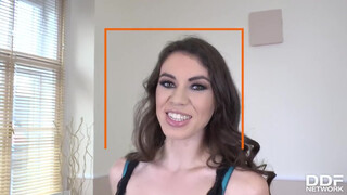 Tiffany Doll két kárót kap a segglukába