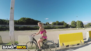 BANGBROS - Katerina Hartlova a méretes mellű milf