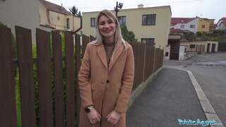 Public Agent - Marsianna Amon a hatalmas cicis csajszi