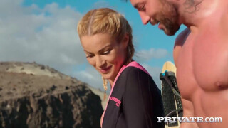 Private com - Cherry Kiss a gyönyörű szörfös kisasszony