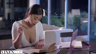 VIXEN - Jade Kush a dögös ázsiai spiné
