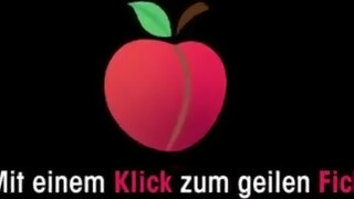 Amatőr tetovált hatalmas keblű tini picsa