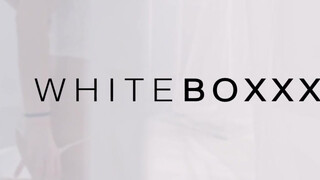 WHITEBOXXX - Francys Belle a méretes keblű spiné
