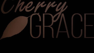 Cherry Grace a méretes didkós amatőr hölgyemény