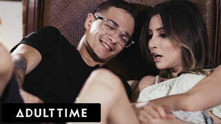 ADULT TIME - Fullos transzvesztita szobatárs