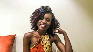 Mosolygós barna csinibaba pov castingon alaposan megkúrelva