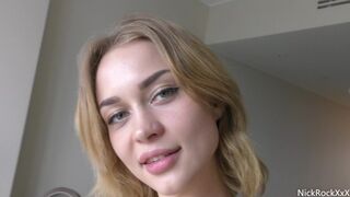Loren Strawberry szűke tini kisasszonyt anal dugással hódít a szállodában