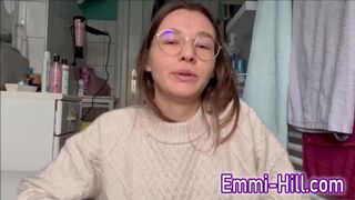 Extrém spriccelő tini baszás koleszos lánnyal