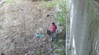 Krissy Kage néger hajjal alaposan dugva az elhagyott épületben